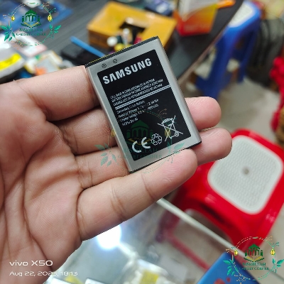 Picture of Original Battery For Samsung Guru Music 2 Battery and Guru Music Battery 1 pice