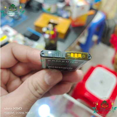 Picture of Original Battery For Samsung Guru Music 2 Battery and Guru Music Battery 1 pice