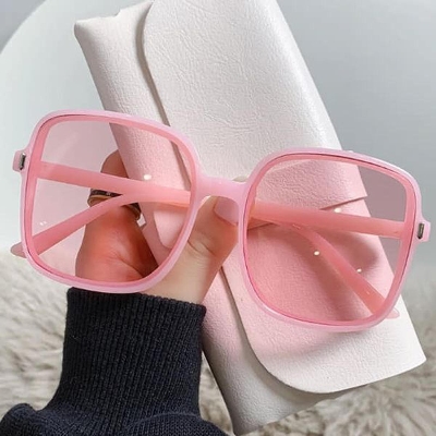Picture of Stylish Fashionable Square Sunglasses For Women