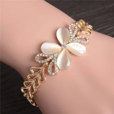 Picture of Women luxury bracelet  new design - Bracelet For Women - Bracelet For Women