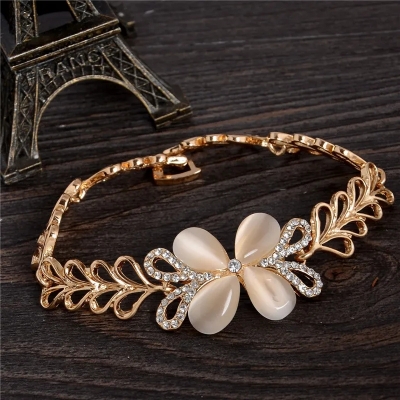 Picture of Women luxury bracelet  new design - Bracelet For Women - Bracelet For Women