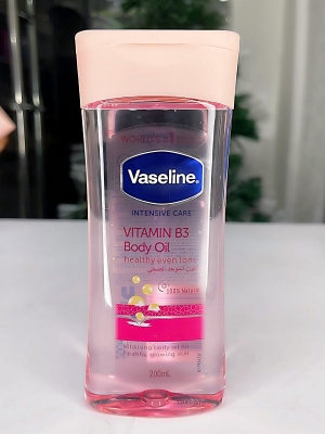 Picture of Vaseline Intensive Care Vitamin B3 Body Oil 400ml / 200ml | International