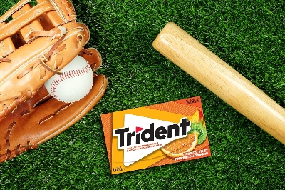 Picture of Trident Sugar Free Tropical Twist Gum Superpak, 12 Pack (14 Pieces Each) {Imported from Canada}