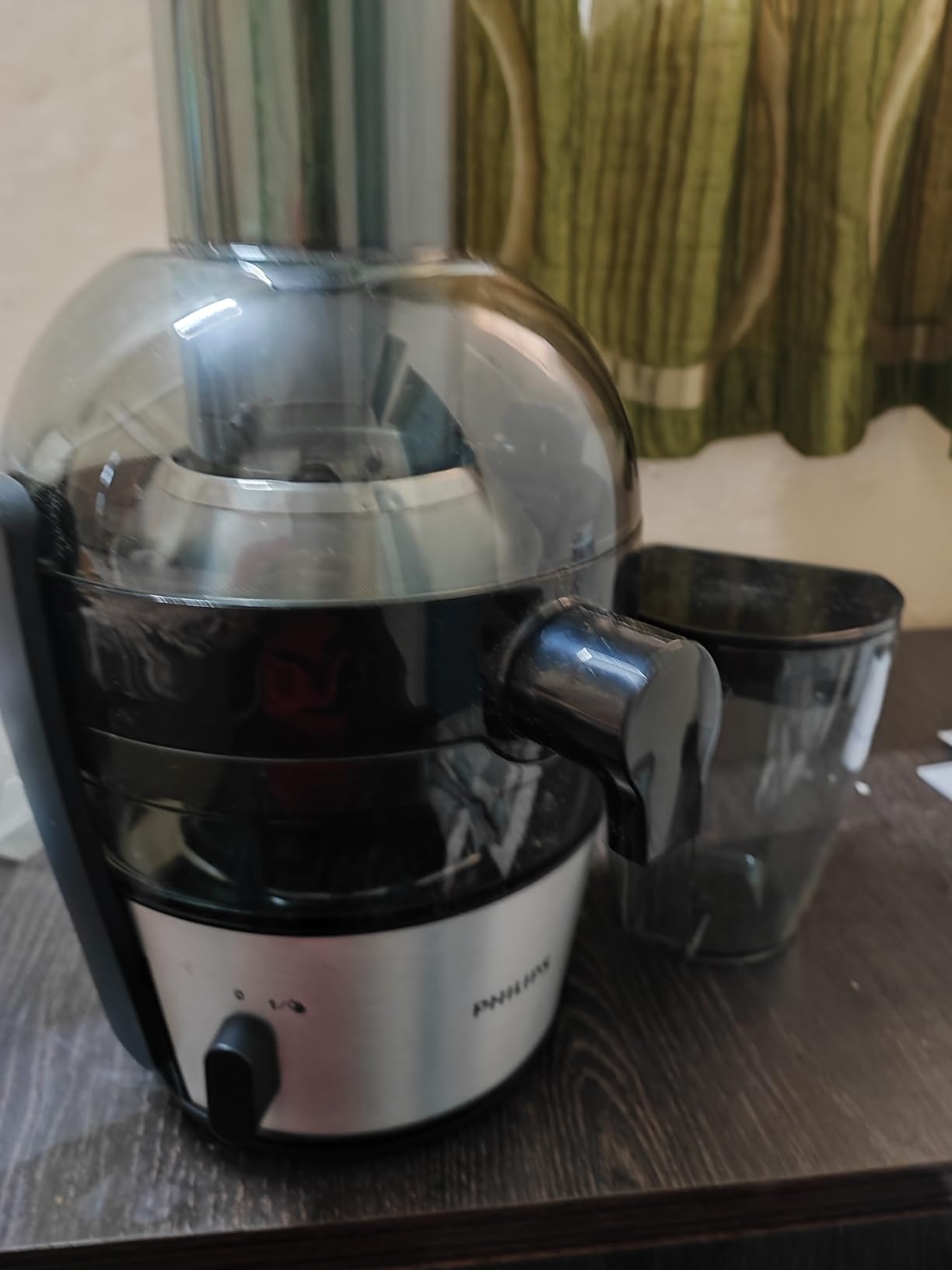 Picture of Philips Viva Collection HR1863/20 2-Litre Juicer (Black/Silver)