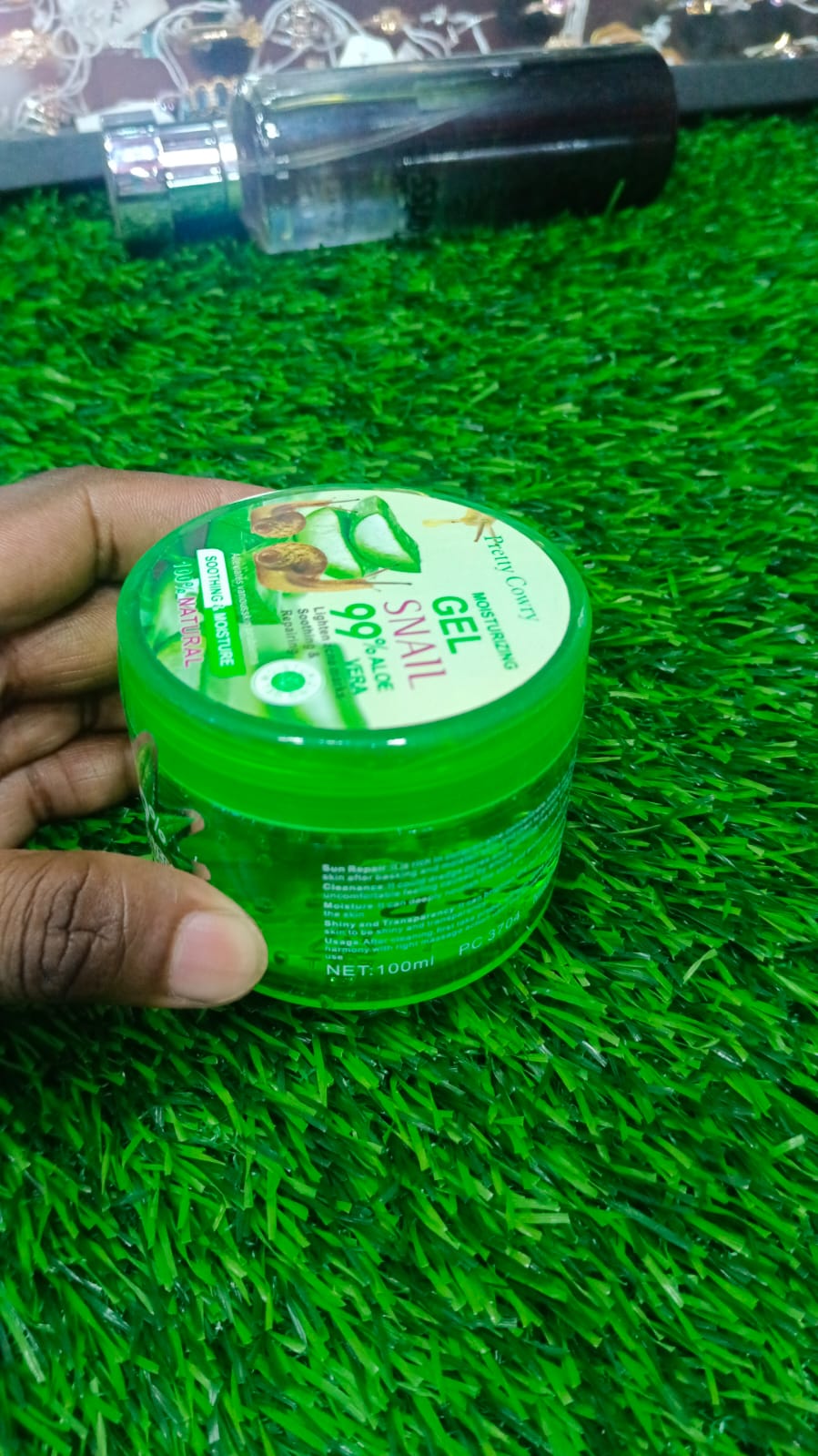 Picture of moisturizing Pretty Cowry 99% Aloe Vera Shooting Gel