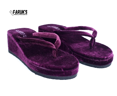 Picture of New Trendy Women And Girls Flat Sandals For Casual Look In Slide Kickonn sandals ,Slide,Clogs and designable sandals for Women's and Girl's, Women's sandals , summer shoes, beach shoes