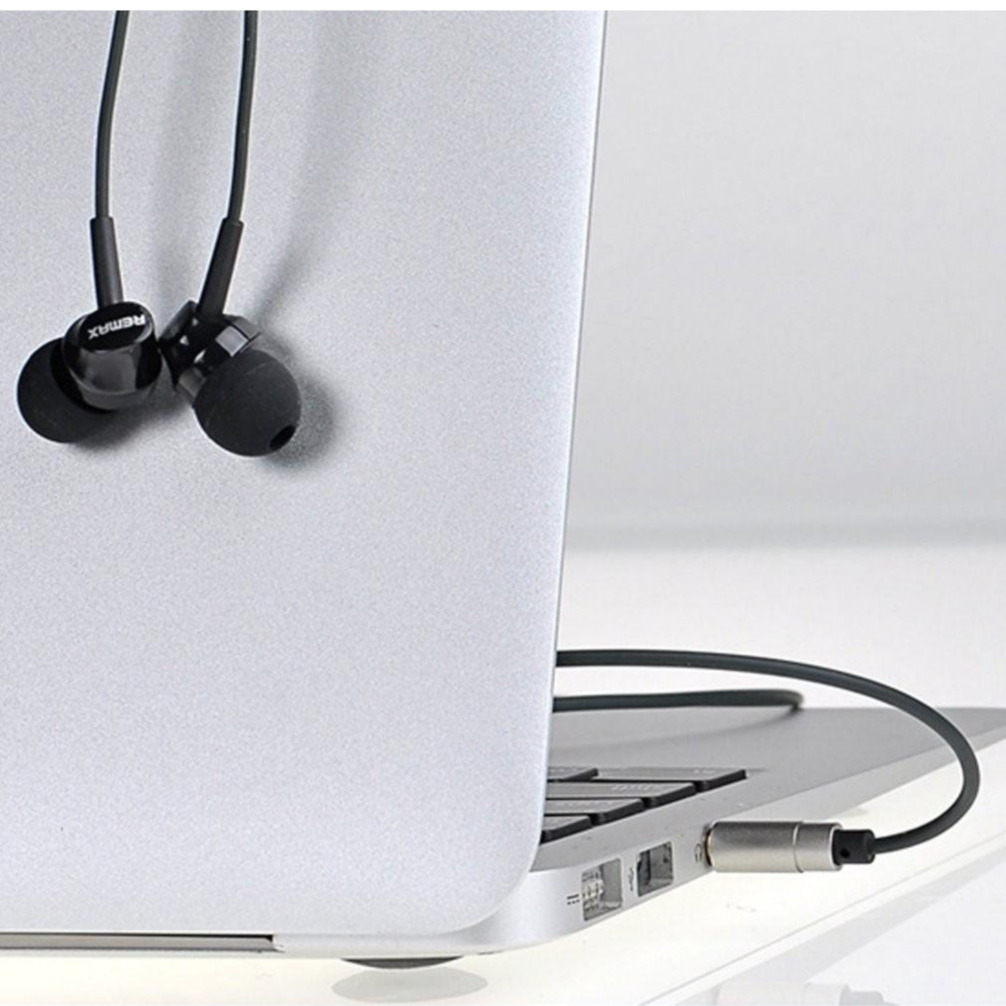 Picture of REMAX RM 510 In-Ear Earphone With Metal box-BLACK for android -samsung/realme/oppo/vivo/iphone/walton/tecno/xiaomi/nokia/laptop all device supported with premium quality