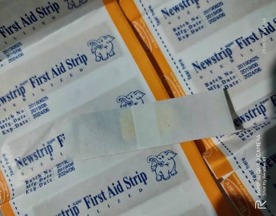 Picture of One Time Bandages 100 Pcs/Newstrip First Aid Strip Tape