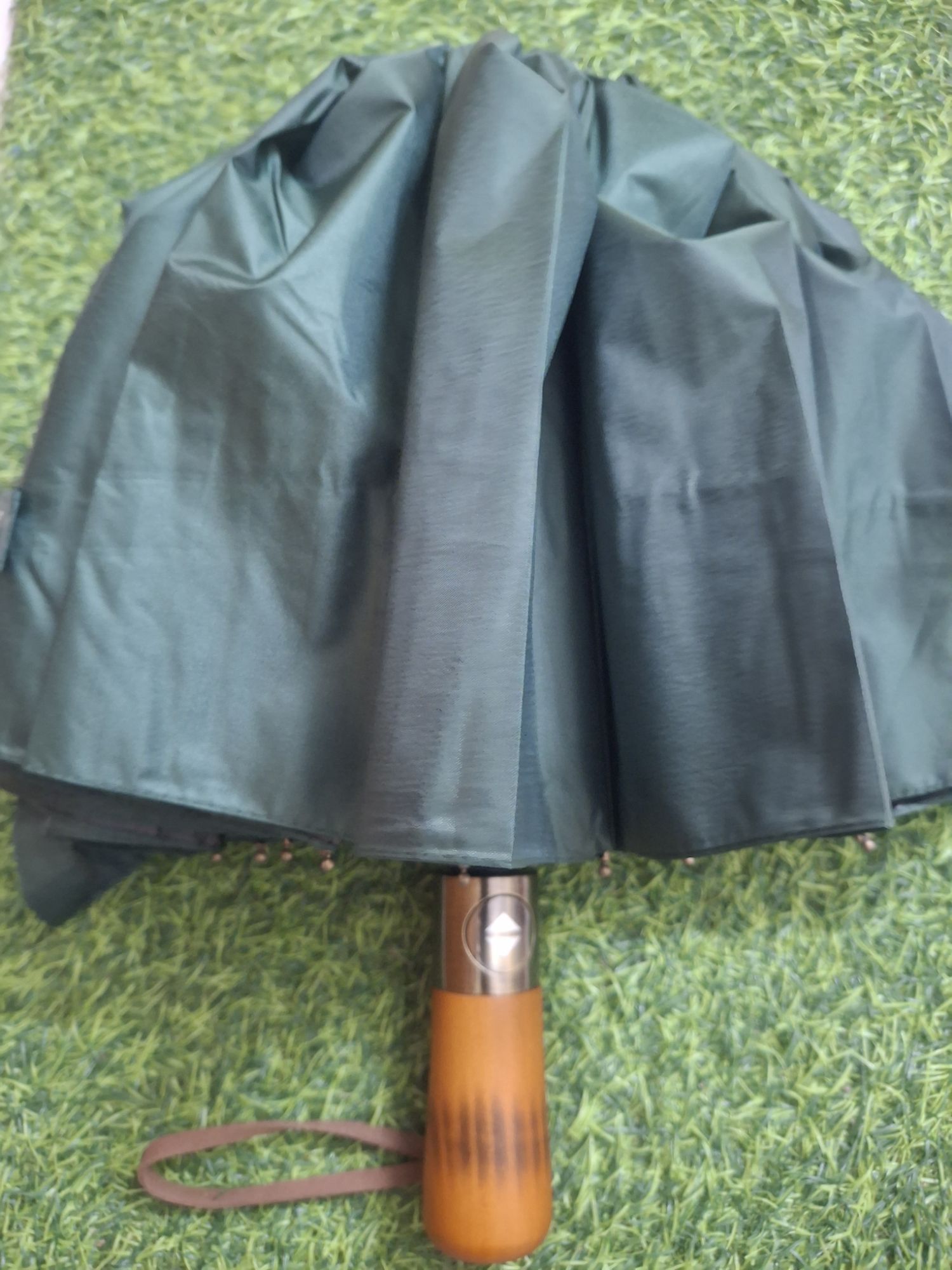 Picture of 16 Ribs High Quality  Automatic Umbrella Man and women Luxury  Umbrella for Car Business Big Umbrella Sun Rain Women Parasol Windproof Folding