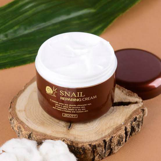 Picture of Jigott Snail Repairing Cream 100 Ml - Moisturizer