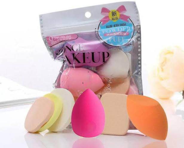 Picture of Beauty blender sponge powder puff set