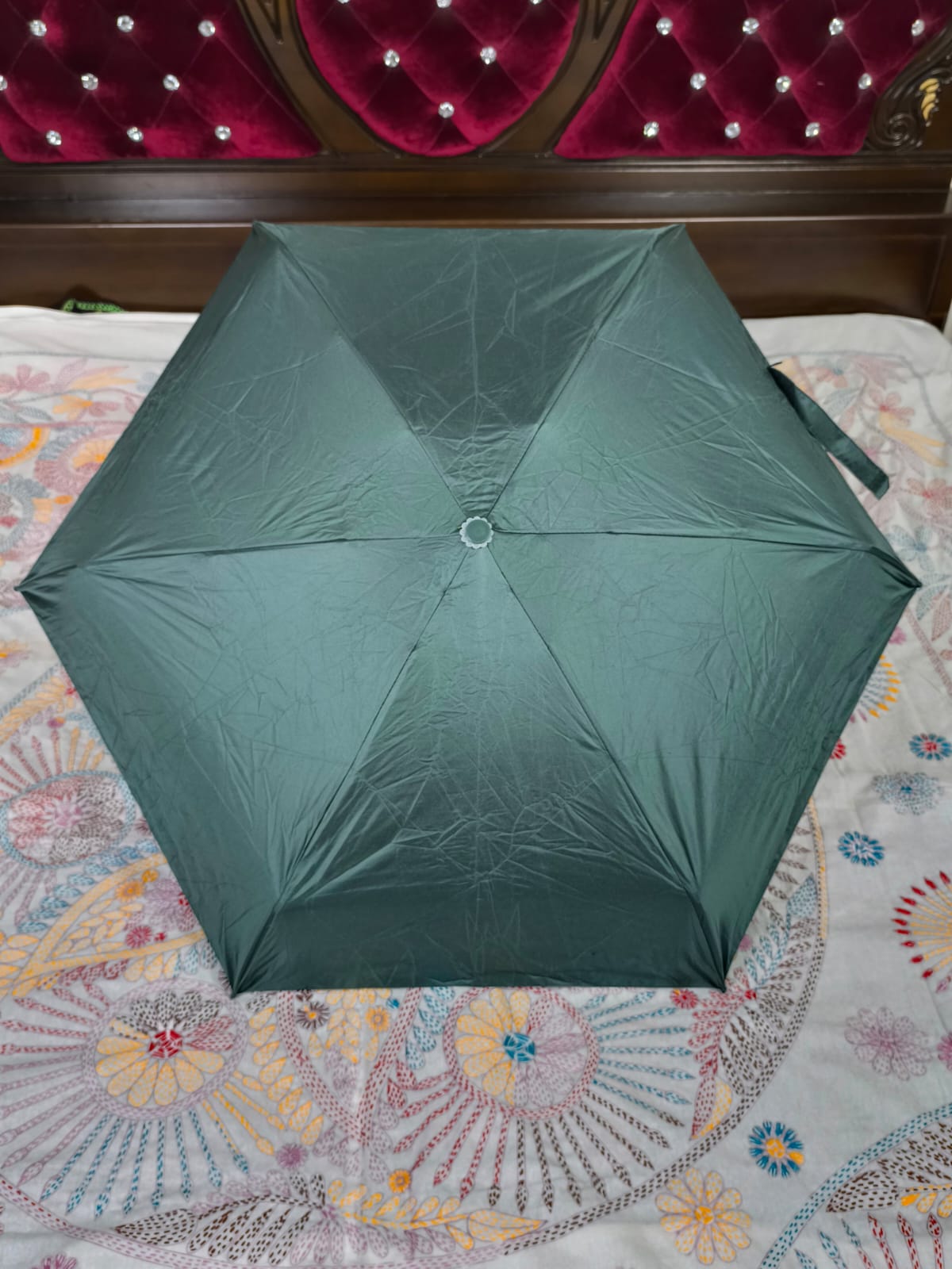 Picture of 1 Pc Colorful, Stylish & Fashionable Capsule Umbrella For Men, Women, UV Protected