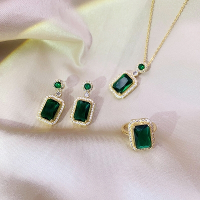 Picture of Double Stone luxury Clavicle Chain Design Neckless for Stylish Girls 100% Color Guarantee