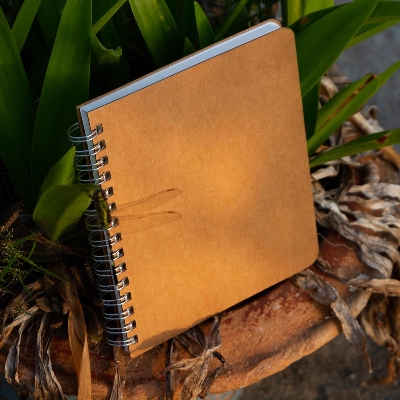 Picture of Artist Series Black-Spiral Round Kraft Notebook