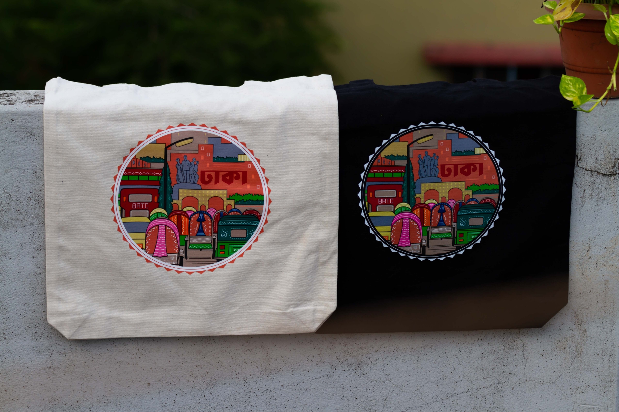 Picture of Sevendays Dhaka(Round) Black & White Canvas Tote Bag 2-Pack