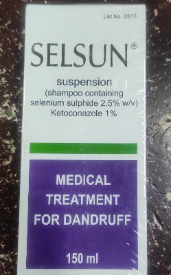 Picture of International UK Product Selsun Suspension shampoo containing selenium sulfide 2.5% w/v ketoconazole 1% -150ml