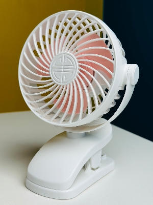 Picture of P8 USB Small Handheld Rechargeable Clip Fan