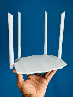 Picture of Tenda AC5 AC1200 Smart Dual-Band WiFi Router