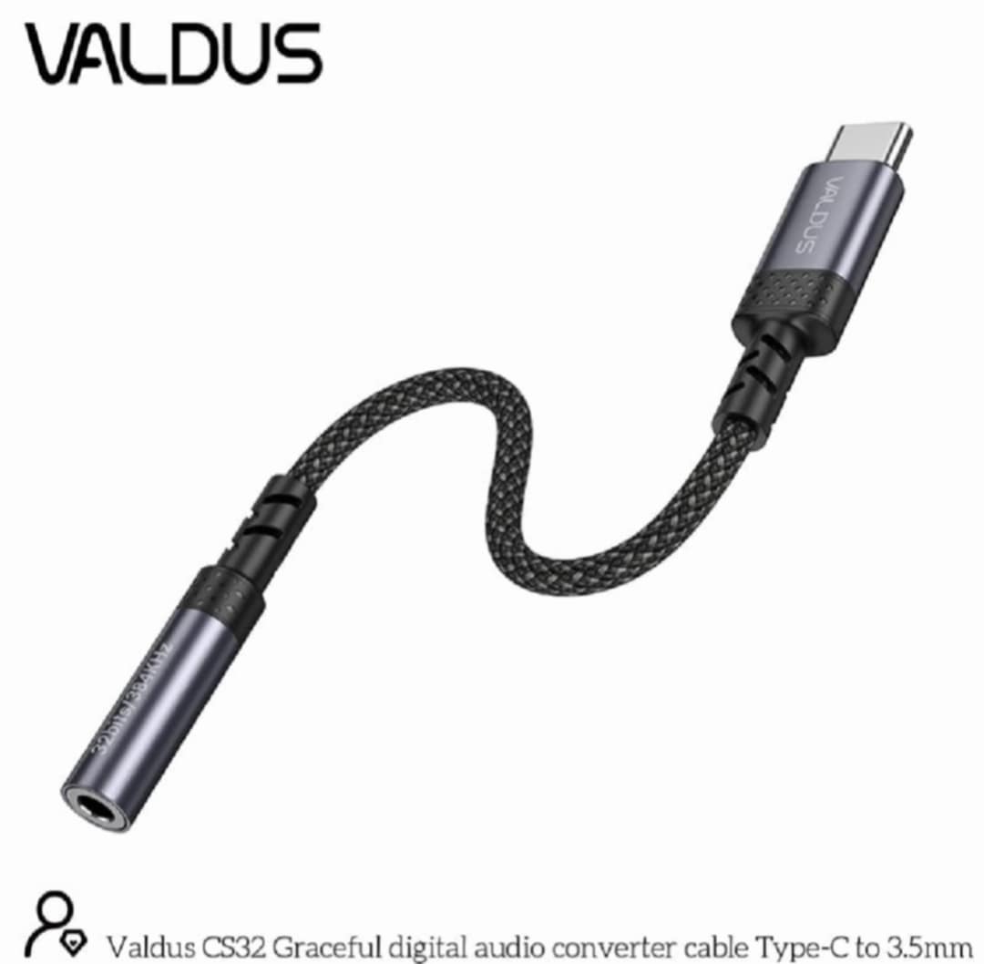 Picture of VALDUS CS32 USB-C to 3.5mm Audio Adapter Cable