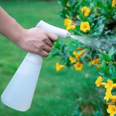 Picture of XiaoDa 900ml Portable Electric Watering Can USB Type-C Rechargeable Nano Steam Water Spray - White