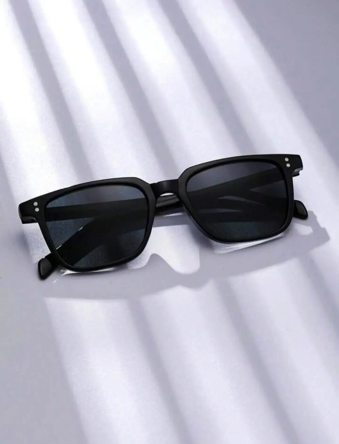 Picture of New Men Black Fashionable Sunglasses New Vision Driving Party Travel Sunglasses Best Black Sunglasses