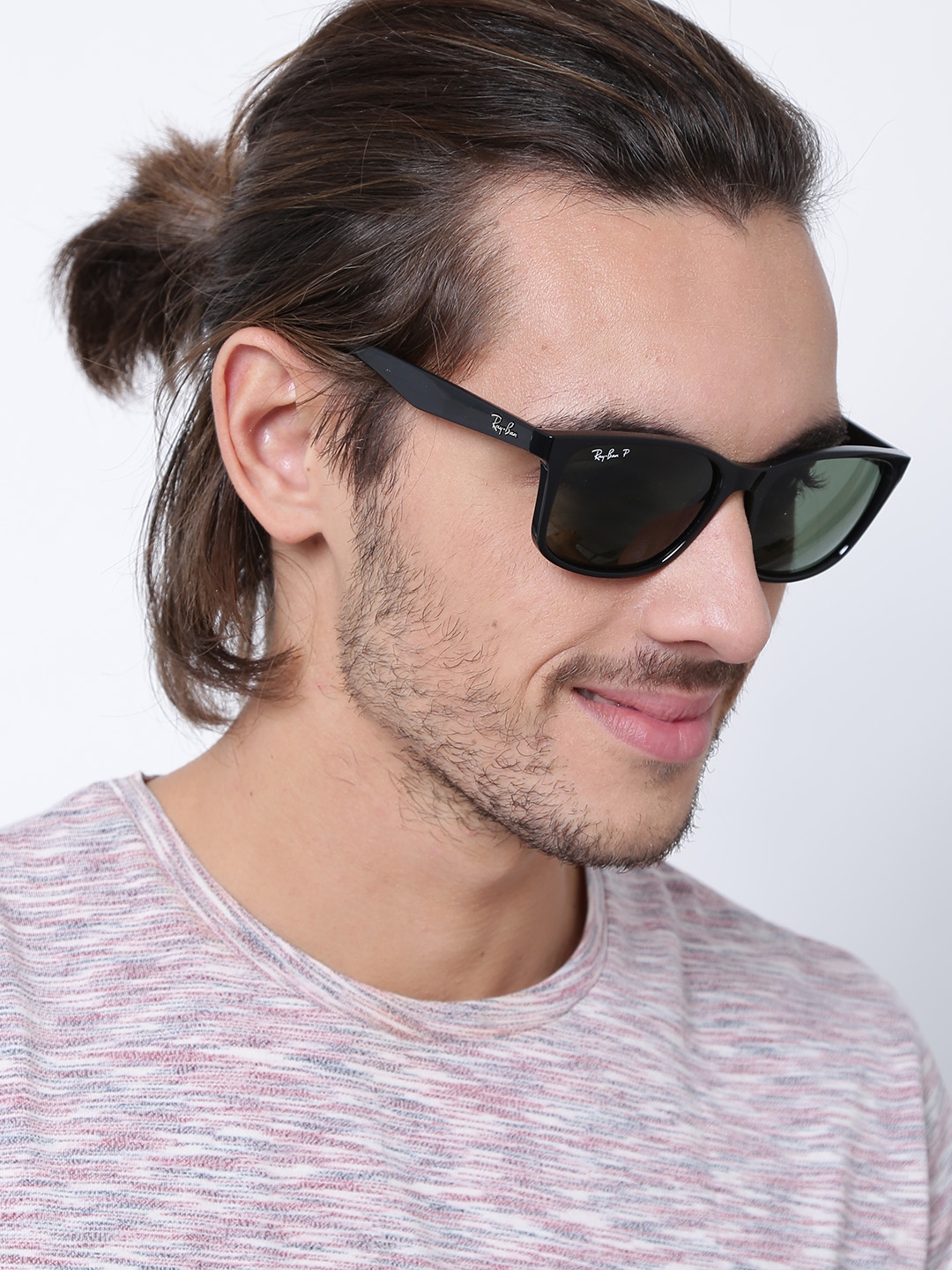 Picture of Ray ban Stylish Fashionable Sunglass for men black color