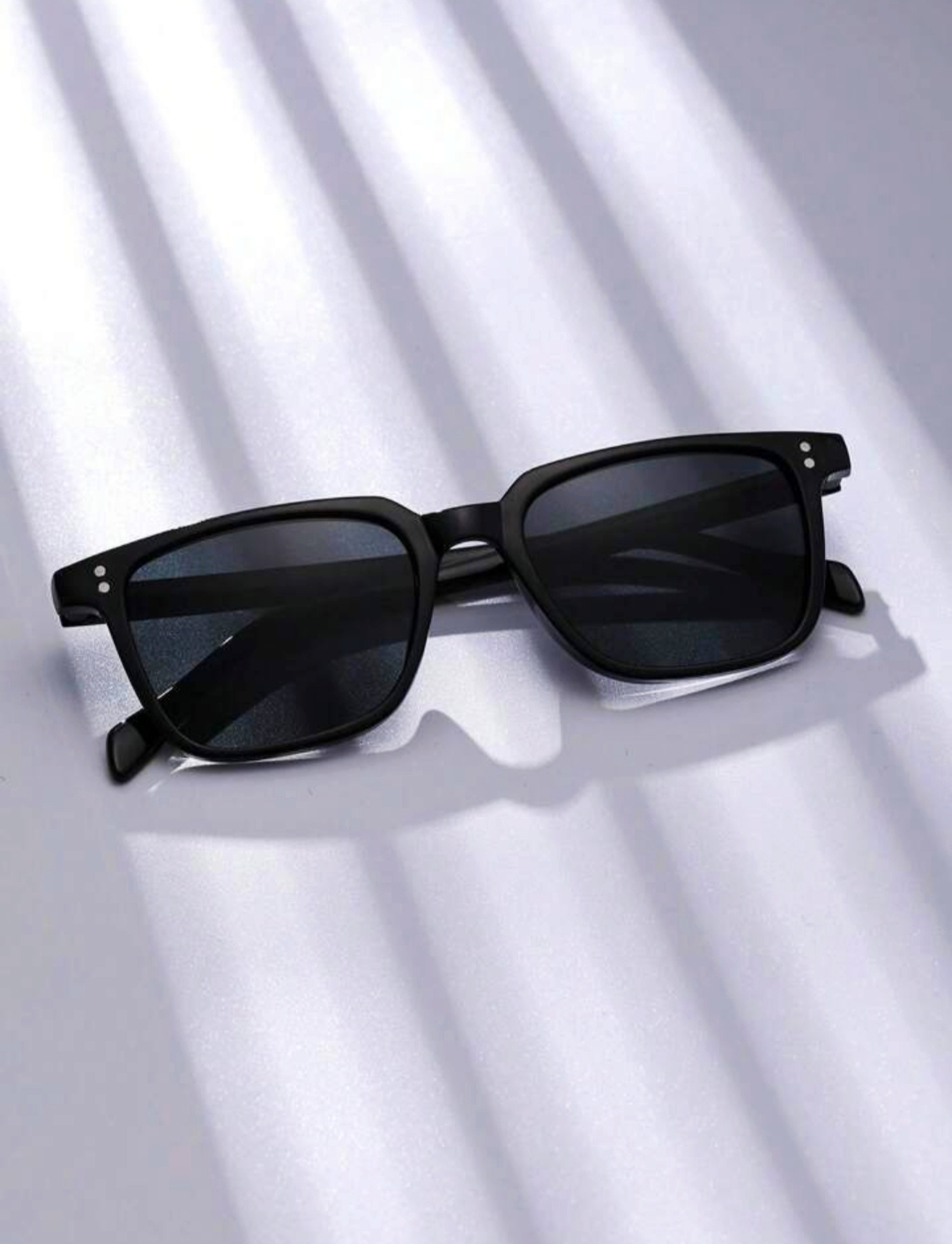 Picture of New Men Black Fashionable Sunglasses New Vision Driving Party Travel Sunglasses Best Black Sunglasses