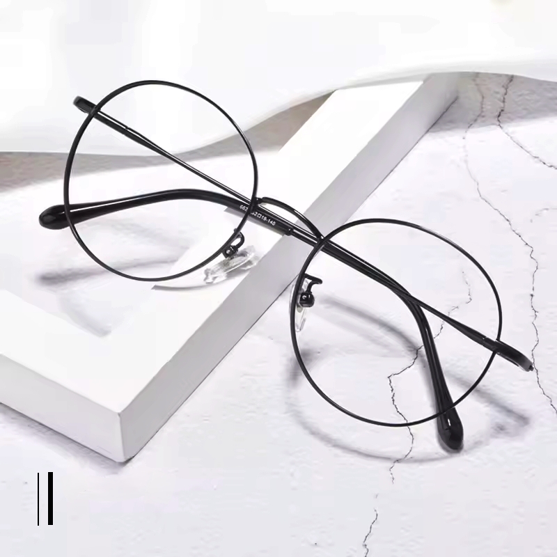 Picture of Oval Shape Black Metal Frame  New Stylist Optical Eyeglass-Frame for Men Women