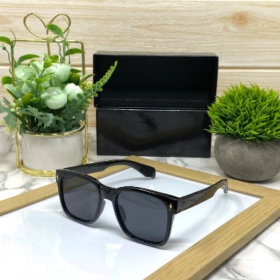 Picture of Stylish Fashionable Sunglass for men black color