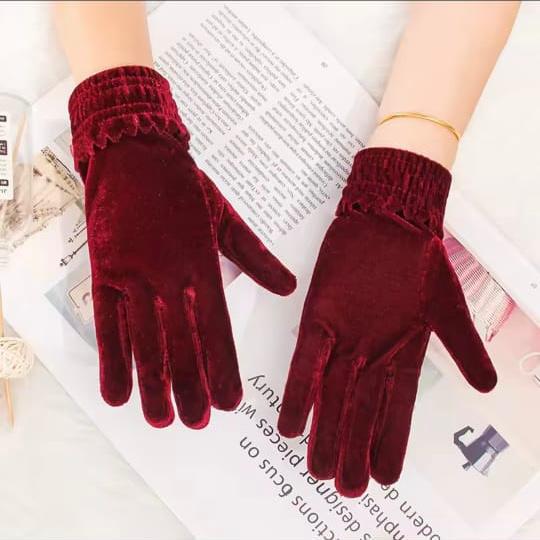 Picture of Elegant Velvet Gloves – Soft, Stylish & Comfortable Handwear for All Occasions