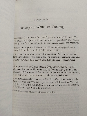 Picture of Six Thinking Hats by Edward de Bono (Regular Print - Paperback)