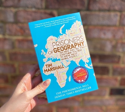 Picture of Prisoners of Geography: Ten Maps That Tell You Everything You Need To Know About Global Politics Book by Tim Marshall