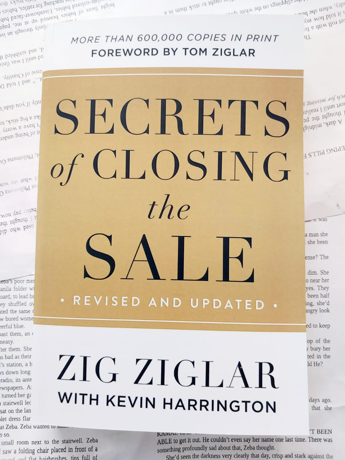 Picture of Secrets of closing the sale by Zig Ziglar - Premium - Paperback