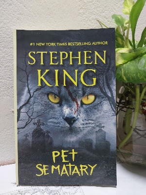 Picture of Pet Sematary by Stephen King - Yellow - Paperback