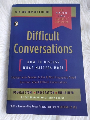 Picture of Difficult Conversations: How to Discuss What Matters Most - Premium - Paperback