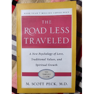 Picture of The Road Less Traveled: A New Psychology of Love, Traditional Values and Spiritual Growth -Paperback