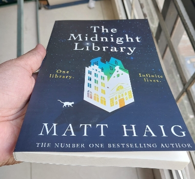 Picture of The Midnight Library by Matt Haig - Premium - Paperback