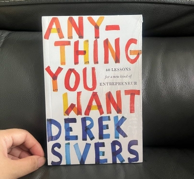 Picture of Anything You Want: 40 Lessons for a New Kind of Entrepreneur by Derek Sivers - Paperback