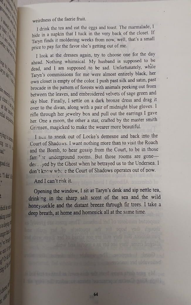 Picture of The Queen of Nothing (The Folk of the Air, 3) by Holly Black - Yellow- Paperback