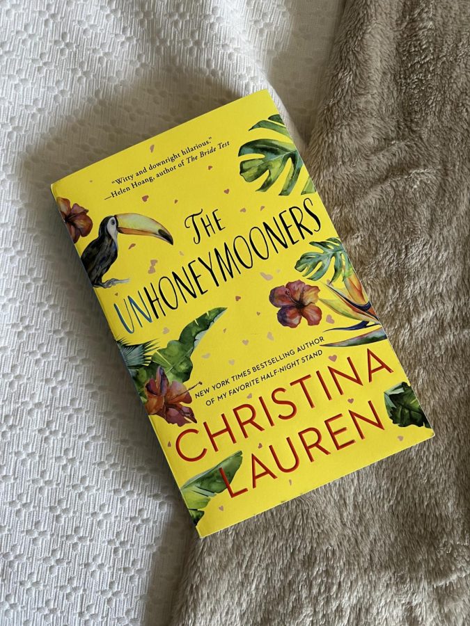 Picture of The Unhoneymooners by Christina Lauren - Premium - Paperback