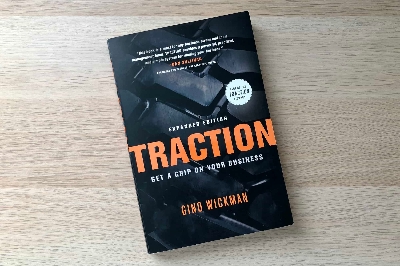 Picture of Traction: Get a Grip on Your Business by Gino Wickman - Paperback