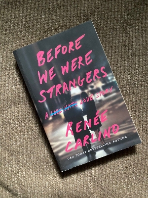 Picture of Before we were strangers by Renée Carlino - Premium - Paperback