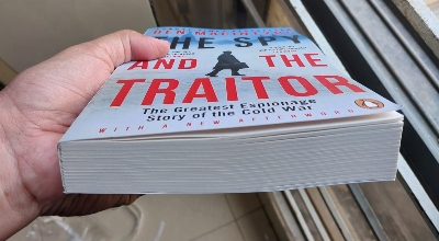Picture of The Spy and the Traitor: The Greatest Espionage Story of the Cold War by Ben Macintyre - Premium - Paperback