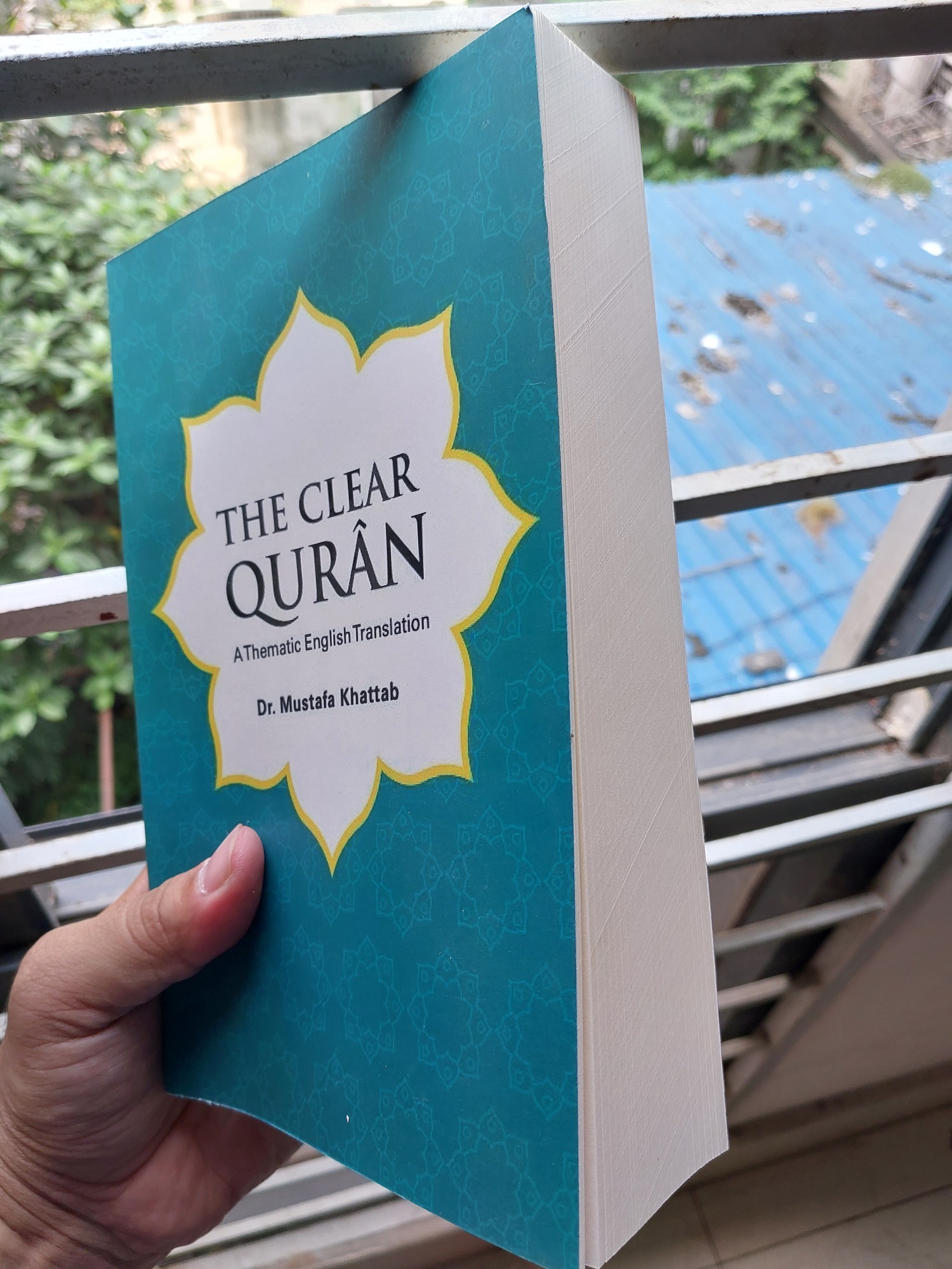 Picture of The Clear Quran: A Thematic English Translation by Dr. Mustafa Khattab | Paperback