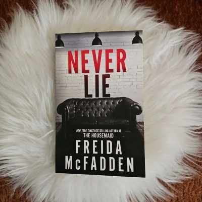 Picture of Never Lie Book by Freida McFadden - Premium - Paperback