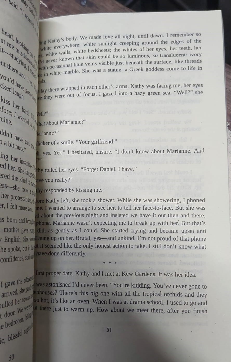 Picture of The Silent Patient Novel by Alex Michaelides - Yellow - Paperback