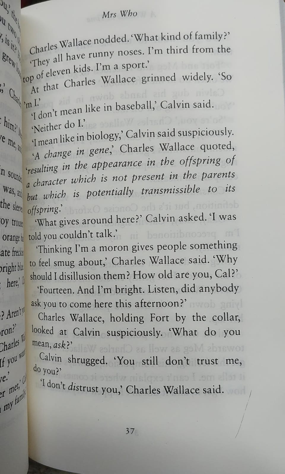 Picture of A Wrinkle in Time Novel by Madeleine L'Engle (Paperback)