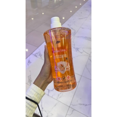 Picture of International Thailand product Hair care Boots PINK SALT ANTIBACTERIAL SHOWER GEL - 1000 ml