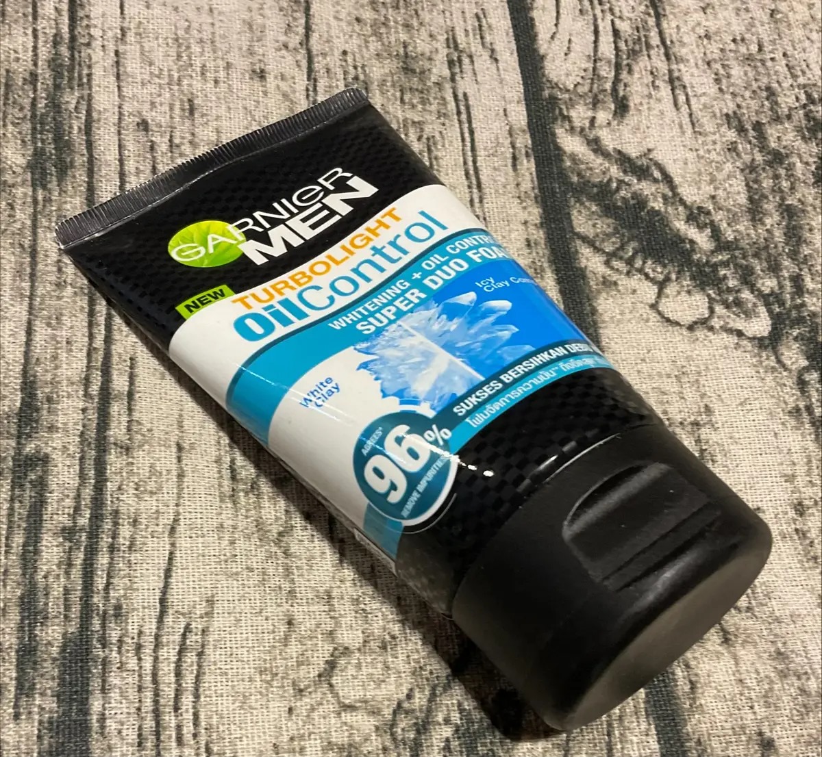 Picture of International European product Skin care Men Turbolight Oil Control whitening super duo foam face wash used for male - 100 ml