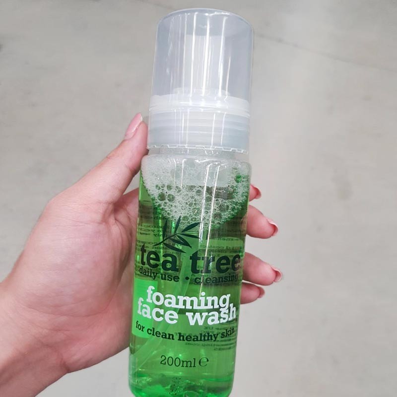 Picture of International UK product Tea tree foaming face wash used for male/ female - 200 ml